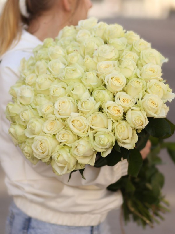Квіти Білі троянди 51шт